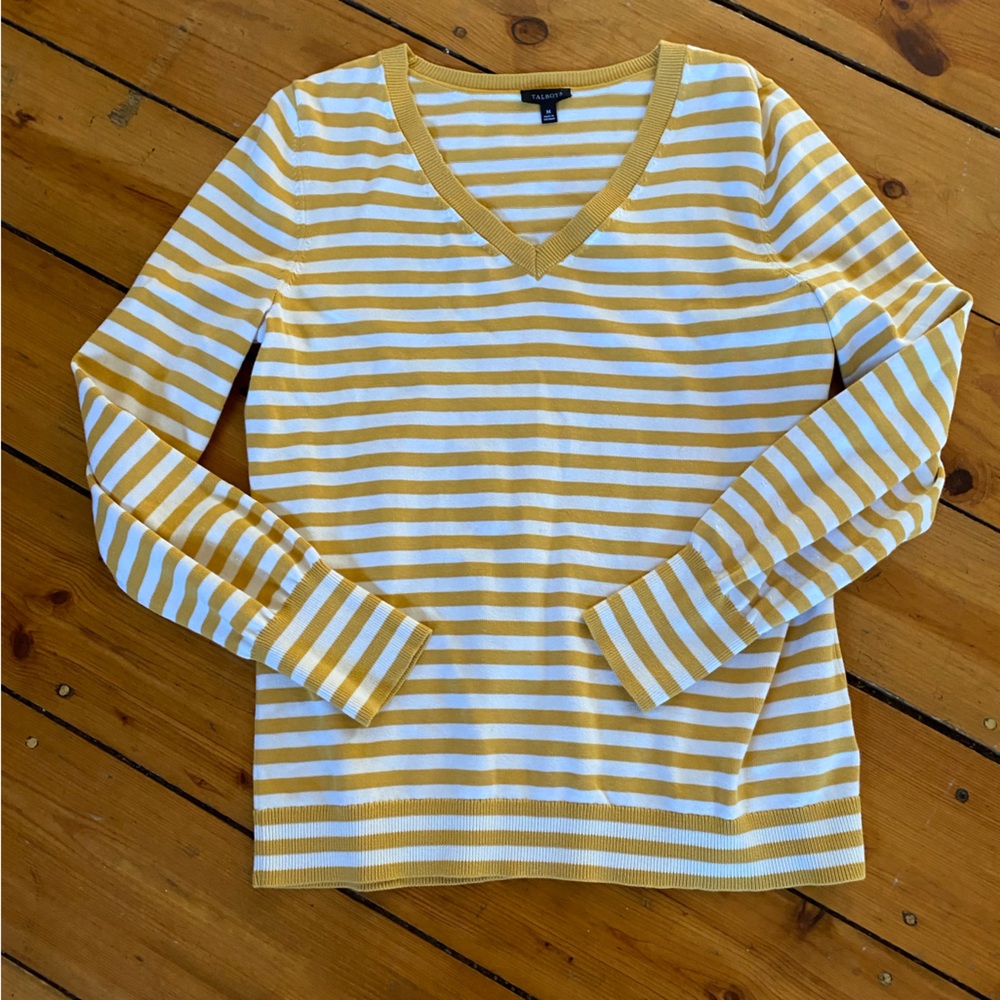 Talbots 100% cotton v neck top. Size medium